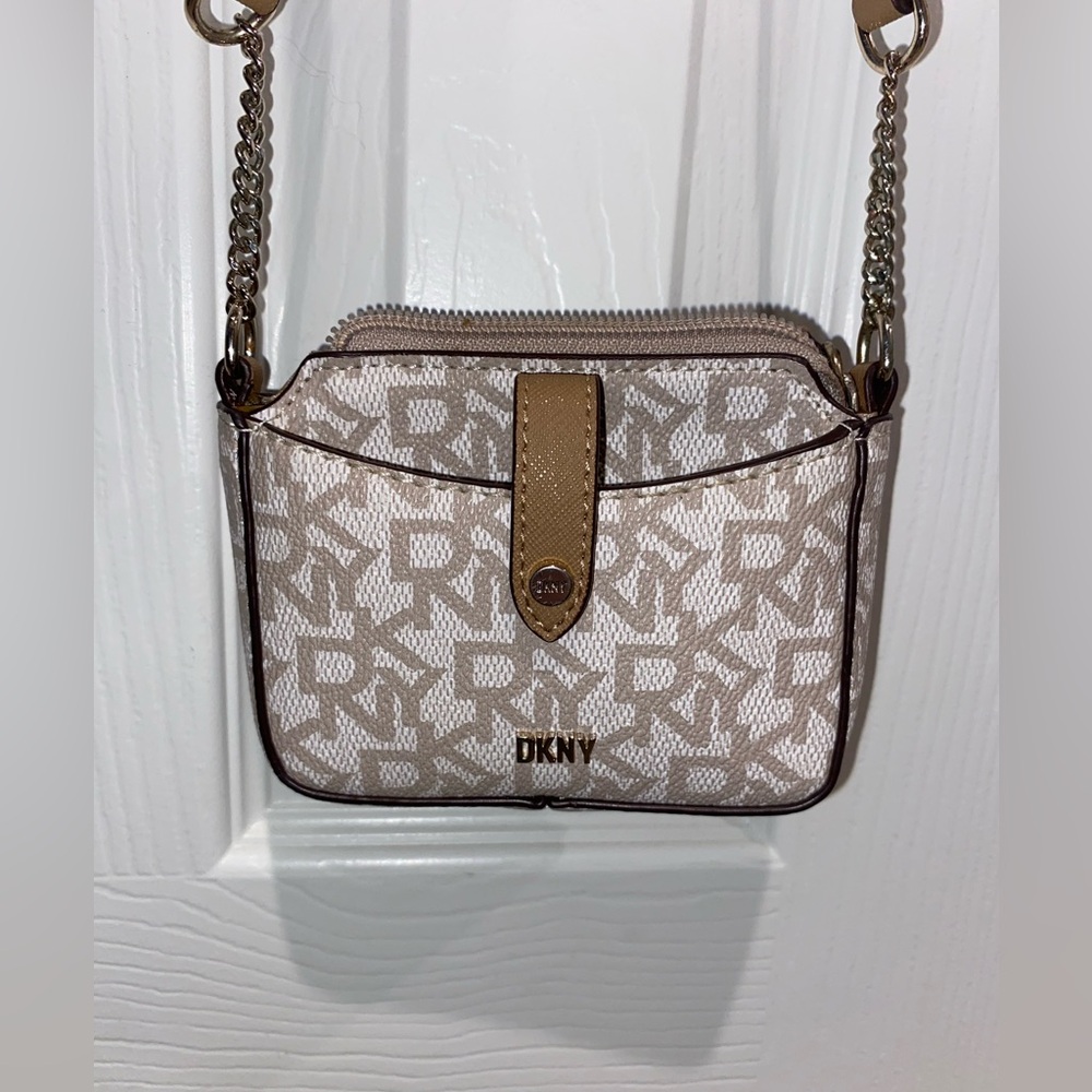 DKNY women’s shoulder bag